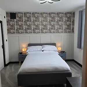  Guest house Double With Ensuite Bathroom United Kingdom